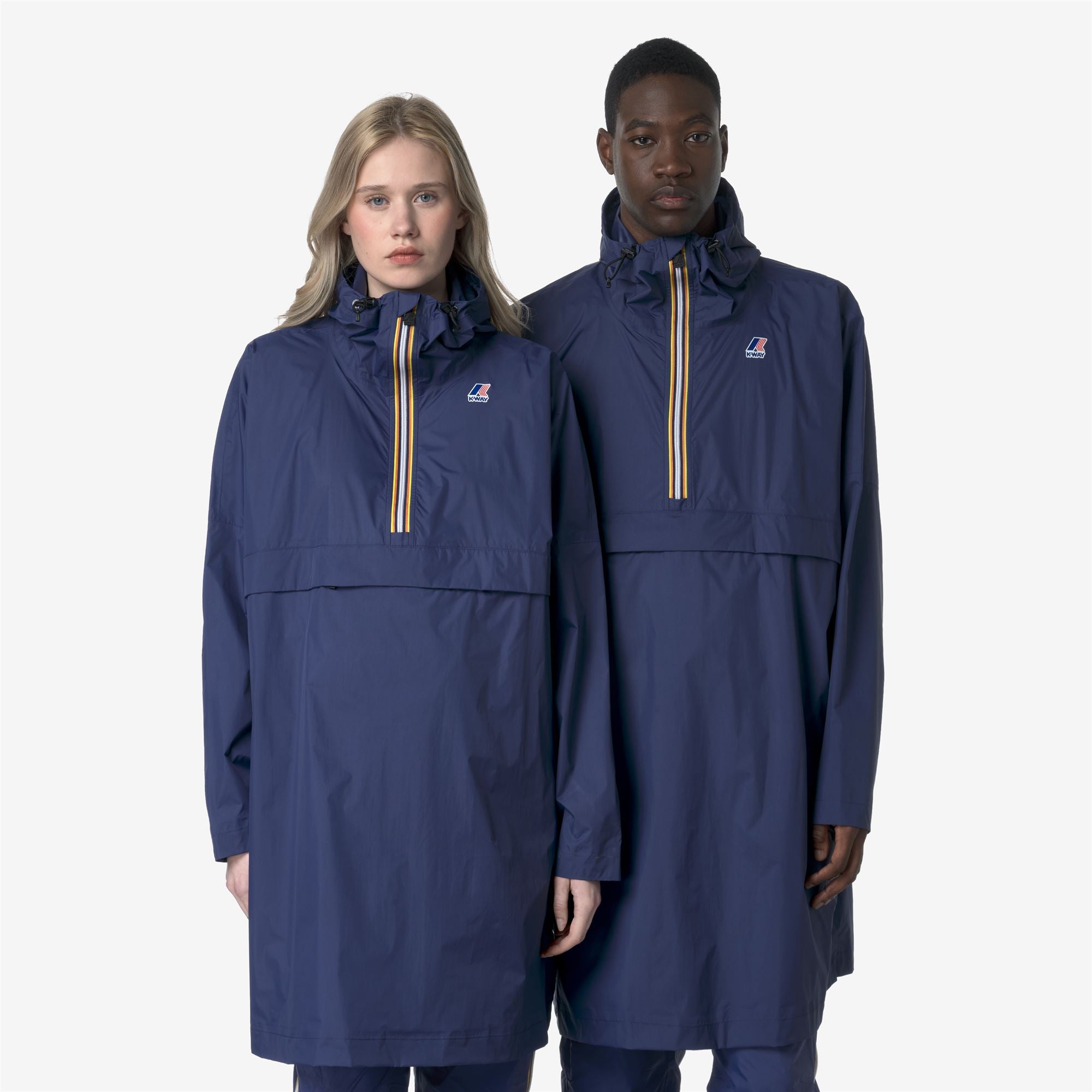 Jackets_UNISEX_LE VRAI 4.0 FORTUNE_Poncho_Blue Deep Cobalt - Commercial 7