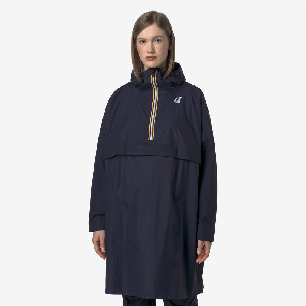 Jackets_UNISEX_LE VRAI 4.0 FORTUNE_Poncho_Blue Depth - Commercial 2