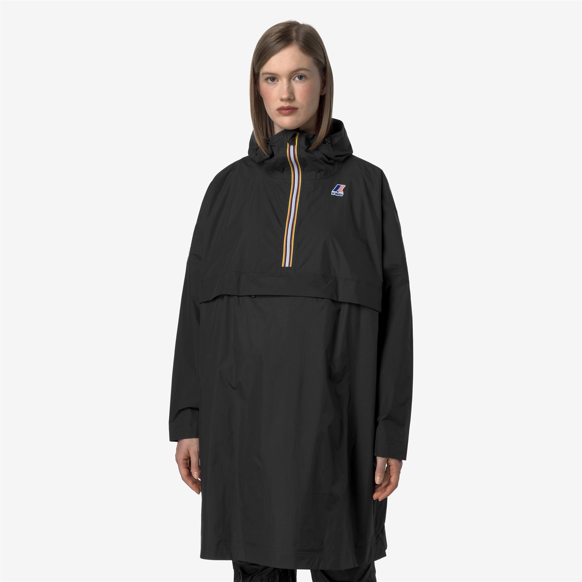 Jackets_UNISEX_LE VRAI 4.0 FORTUNE_Poncho_Black Pure - Commercial 2