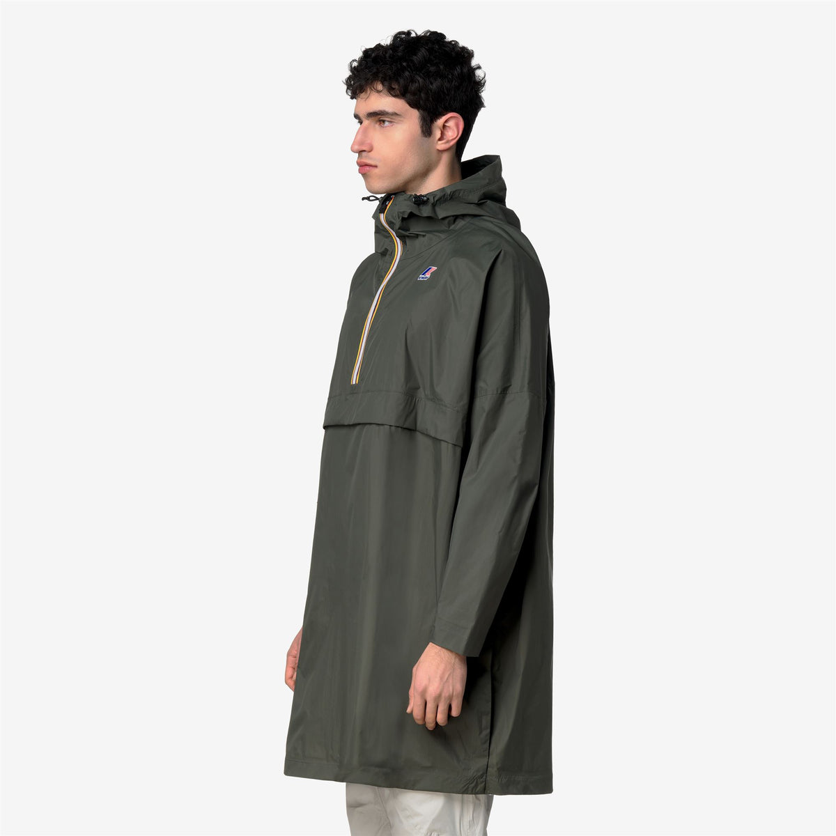 Jackets_UNISEX_LE VRAI 4.0 FORTUNE_Poncho_GREEN BLACKISH - Commercial 5