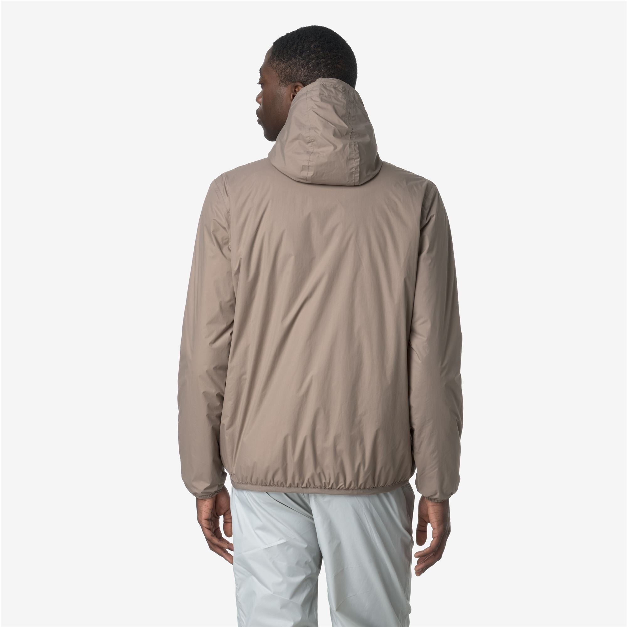 Jackets_UNISEX_LE VRAI 4.0 CLAUDE WARM_Mid_Beige Taupe - Commercial 5