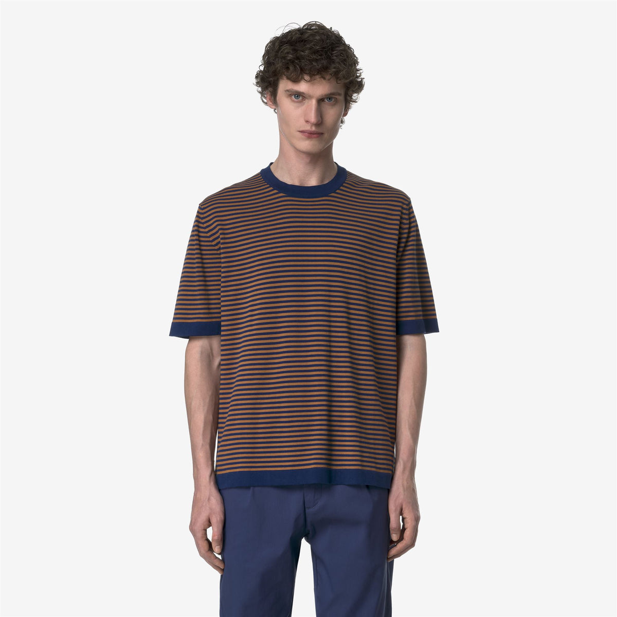 Knitwear_MAN_COMBE STRIPES_Pull Over_Blue Depths - Brown Bran - Commercial 4