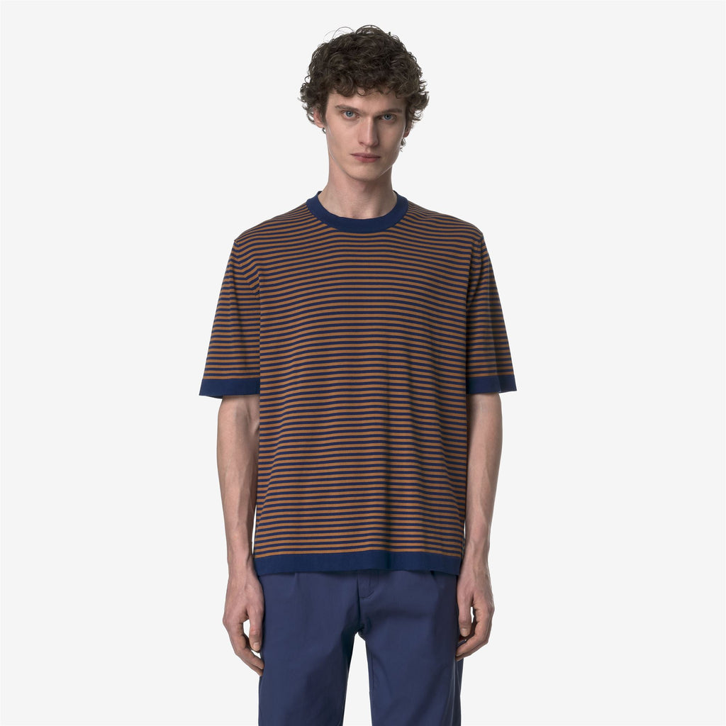 Knitwear_MAN_COMBE STRIPES_Pull Over_Blue Depths - Brown Bran - Commercial 4