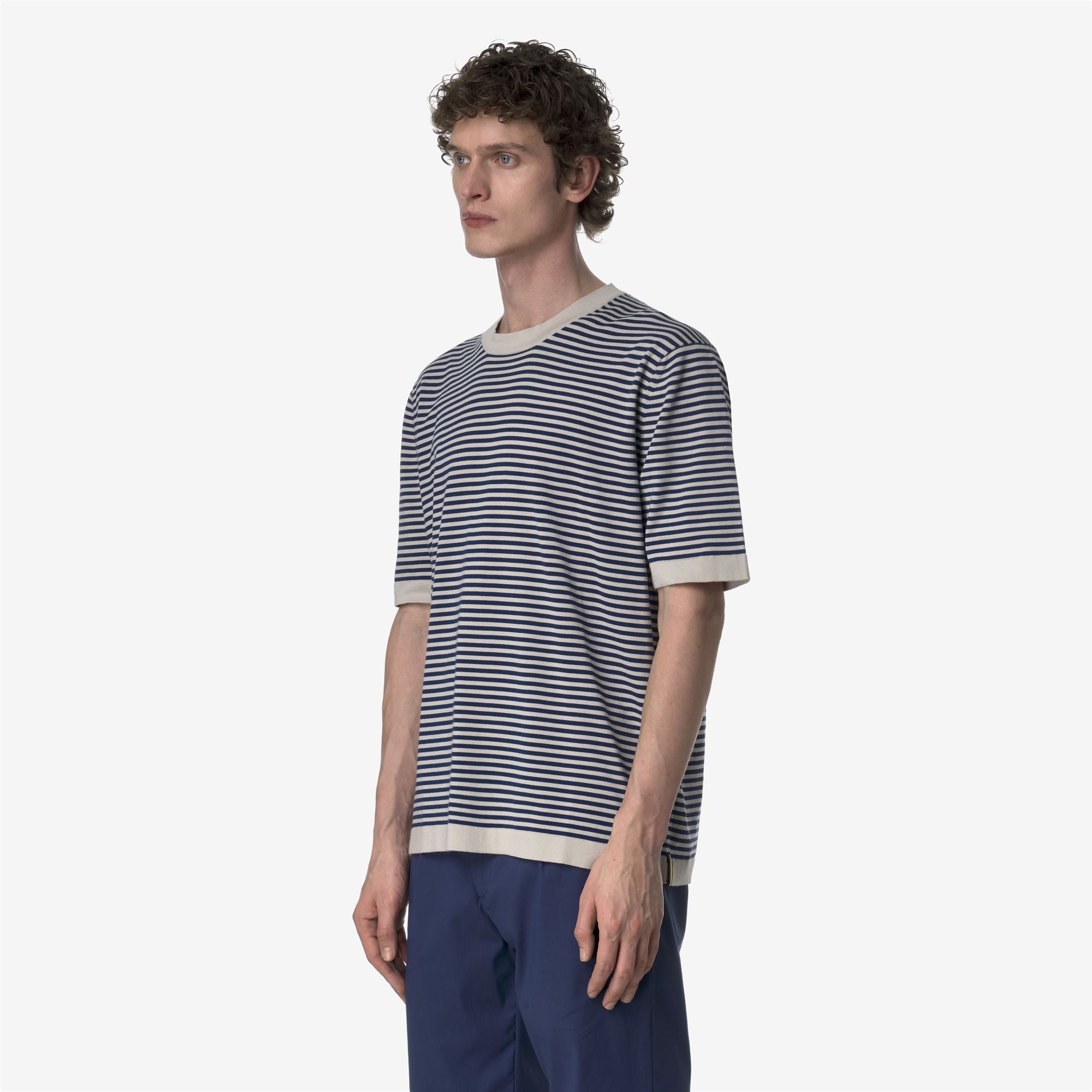 Knitwear_MAN_COMBE STRIPES_Pull Over_BEIGE LT - Blue Depths - Commercial 5