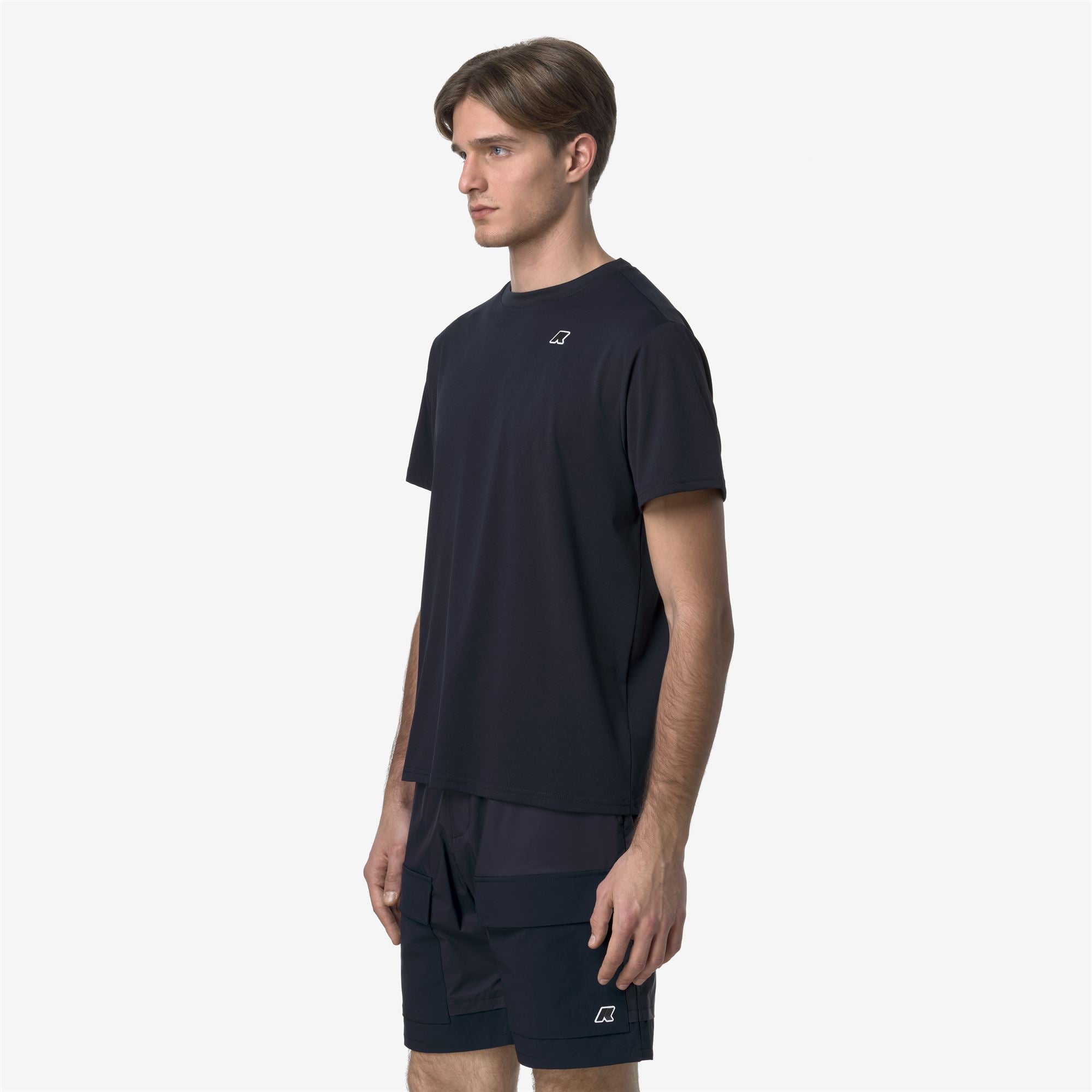 T-Shirts & Top_MAN_GRAPHITE_T-Shirt_Blue Depth - Commercial 5