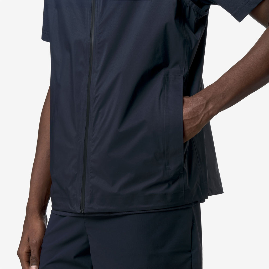 Jackets_Unisex_CROIXER TRAVEL_Vest_Blue Depth - Commercial 7