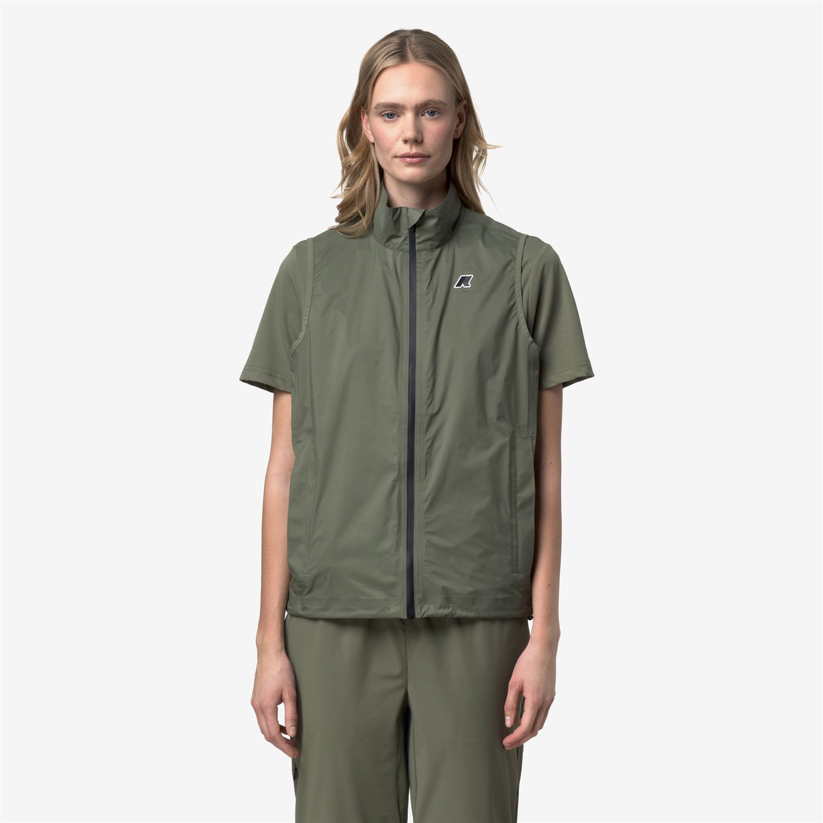 Jackets_Unisex_CROIXER TRAVEL_Vest_Green Lichen - Commercial 4