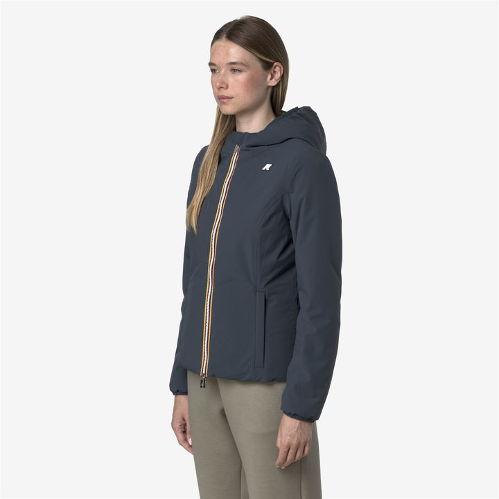 Chaqueta corta reversible azul para mujer con aislamiento sintético 5