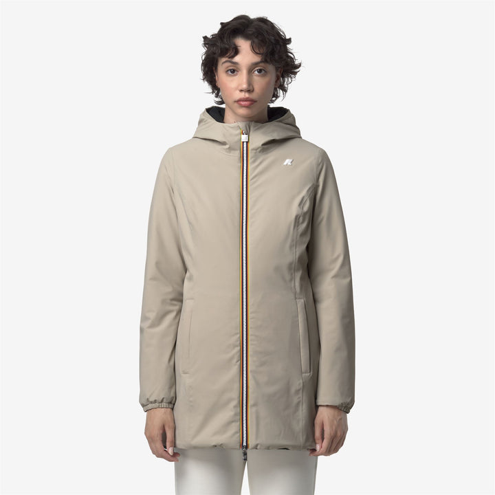 Chaqueta aislante reversible de longitud media para mujer en beige 4