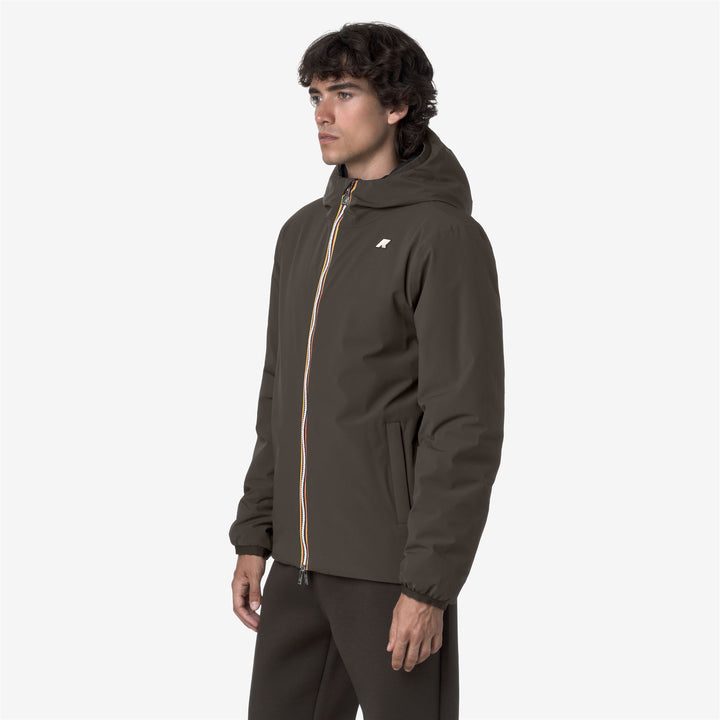 Chaqueta impermeable reversible para hombre en color oliva negro con acolchado sintético 5