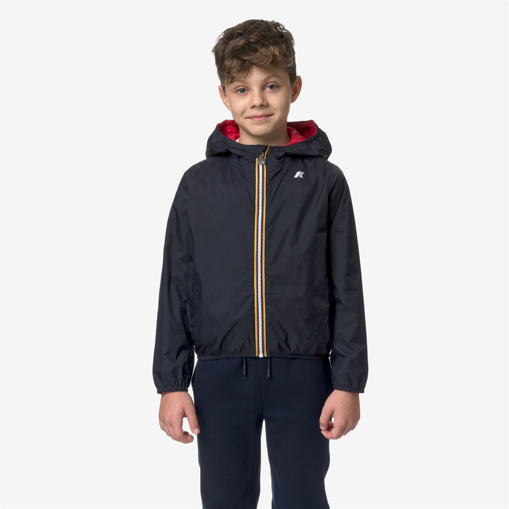 Chaqueta reversible y empacable azul roja para niños para clima variable 1