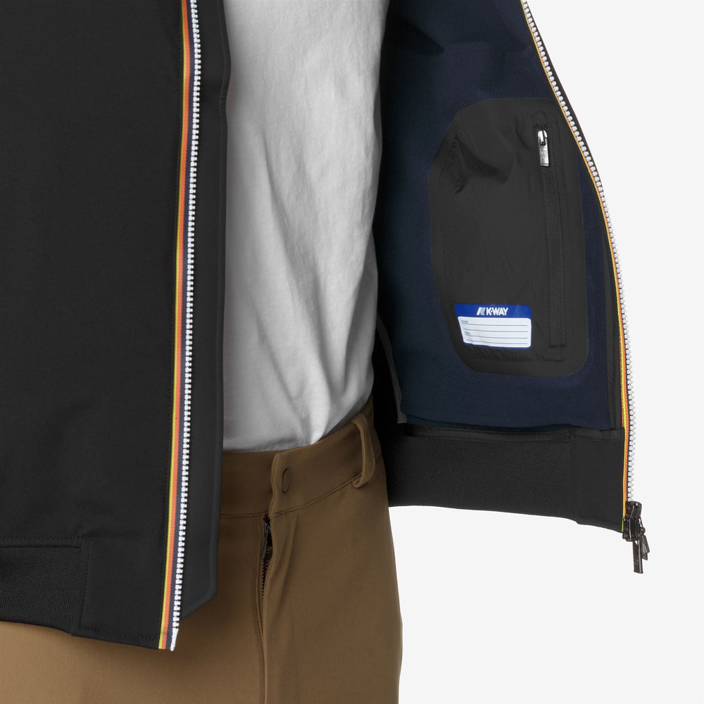 Chaqueta impermeable negra y gris para hombre de corte slim fit 02