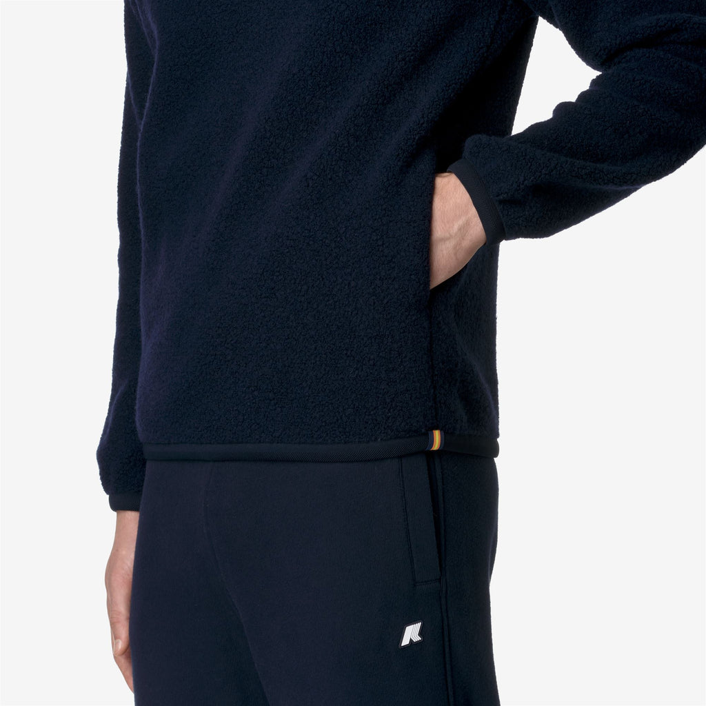 Fleece_MAN_EROUND WOOL FLEECE_Pull Over_Blue Depth - Commercial 7