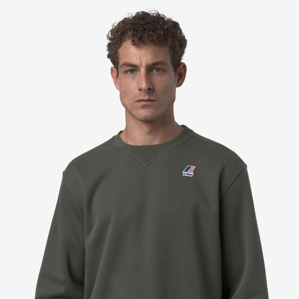Fleece_UNISEX_NAEL BRUSHED PC_Jumper_GREEN BLACKISH - Commercial 7