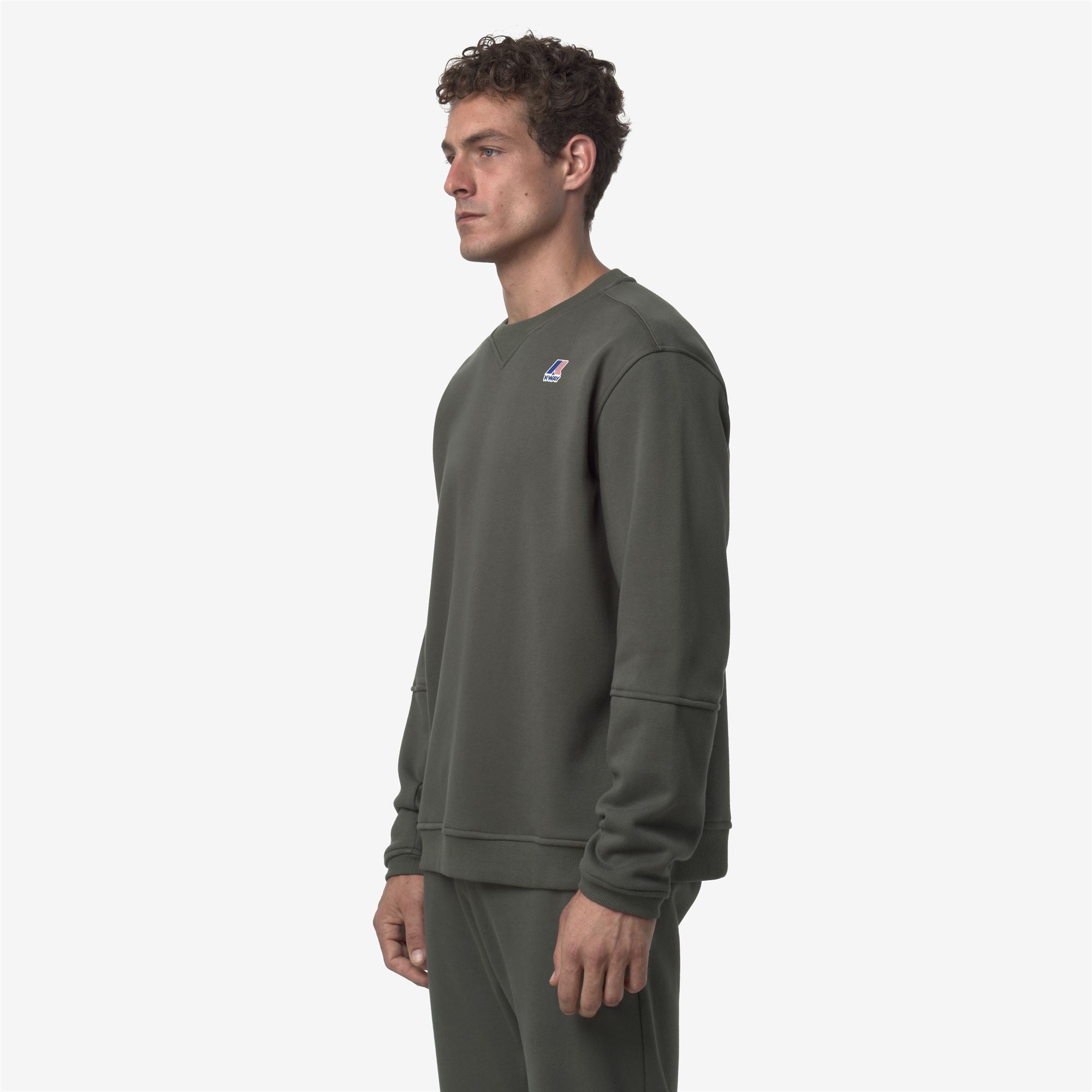 Fleece_UNISEX_NAEL BRUSHED PC_Jumper_GREEN BLACKISH - Commercial 5
