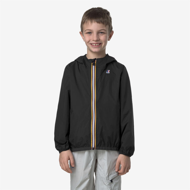 Chaqueta resistente al clima plegable para niños en negro y gris 1