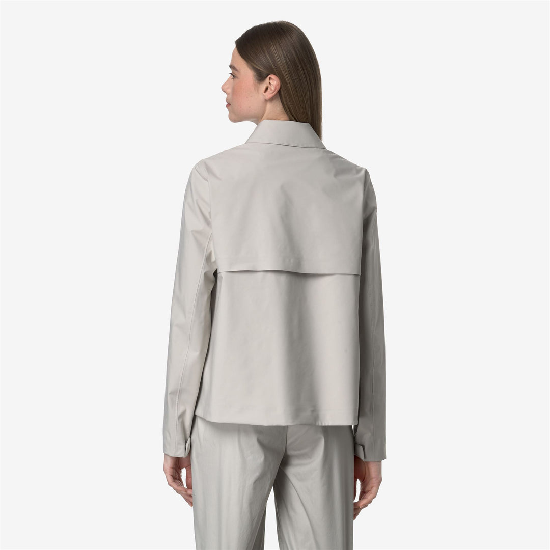 Chaqueta corta de ciudad impermeable para mujer en beige y gris main