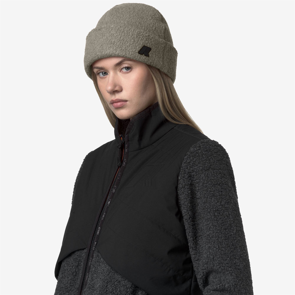 Green Unisex Winter Ski Beanie Hat with Cuffed Design 02