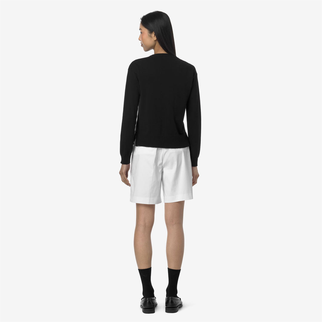 Pantalones cortos bermuda de mujer en gris y blanco para ciudad main