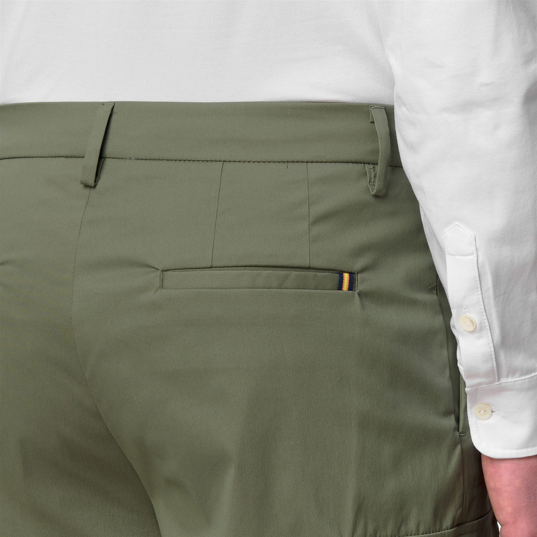 Bermuda cargo da uomo verde lichene con tasche main