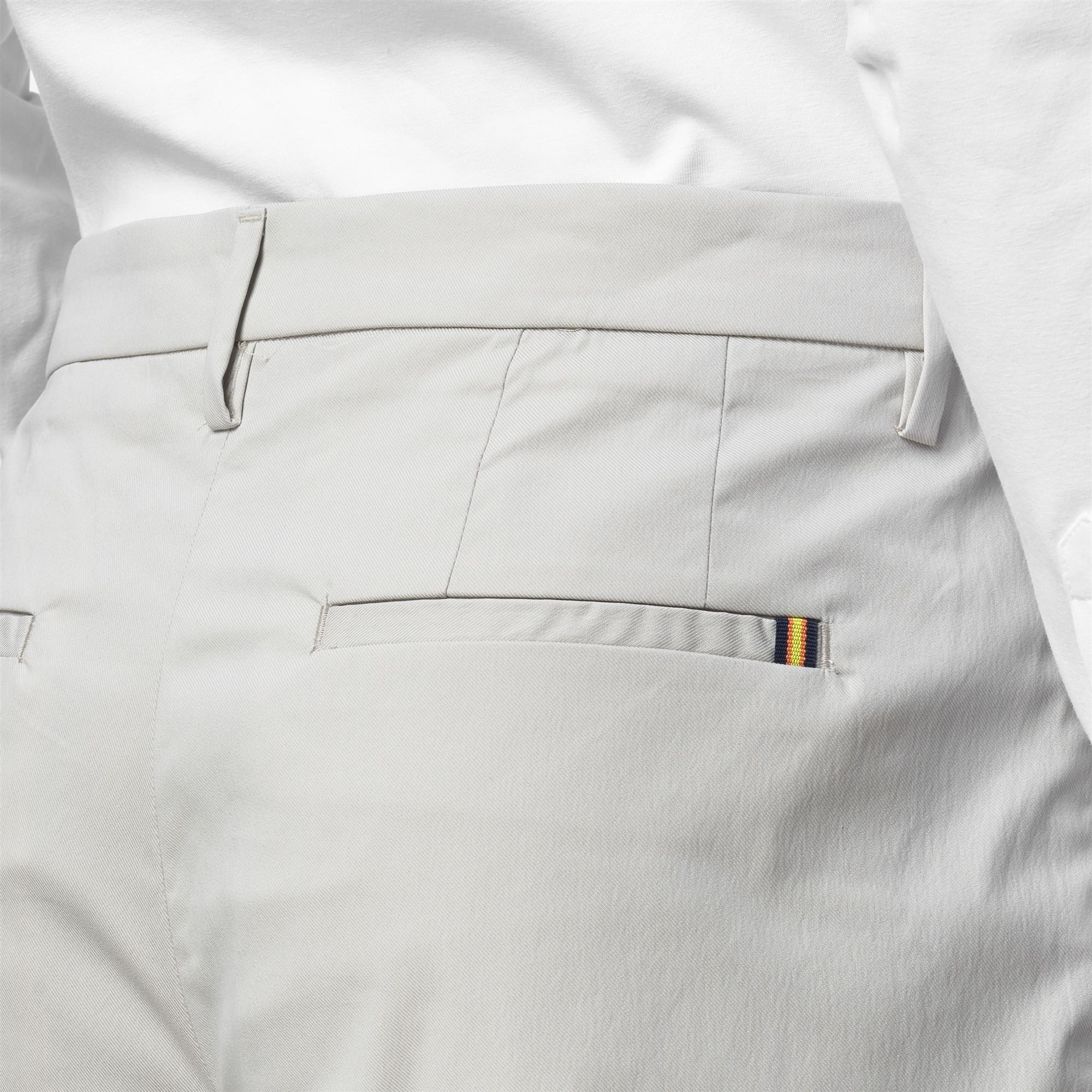 Shorts_MAN_SEVERE TWILL TECH_Chino_BEIGE LT - Commercial 7