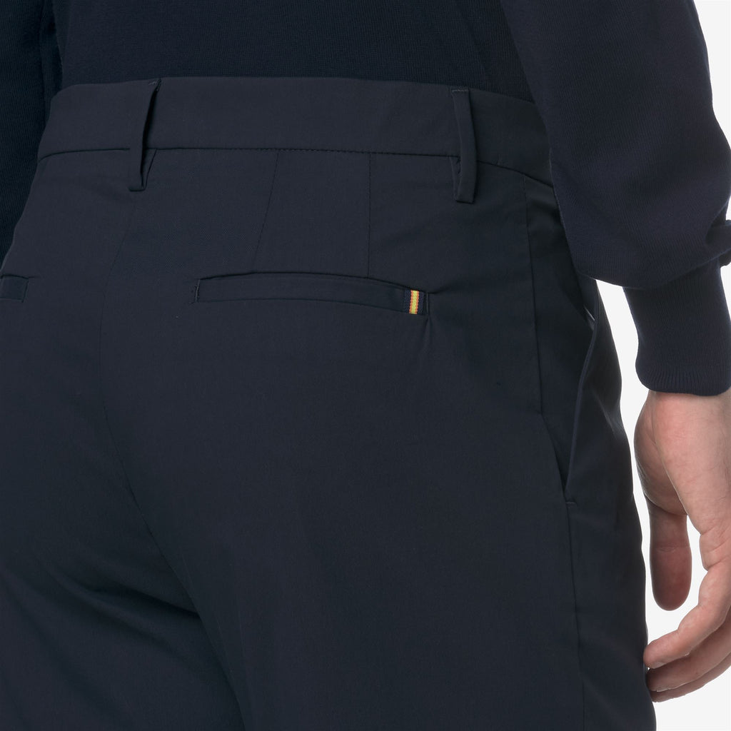 Shorts_MAN_SEVERE TWILL TECH_Chino_Blue Depth - Commercial 7