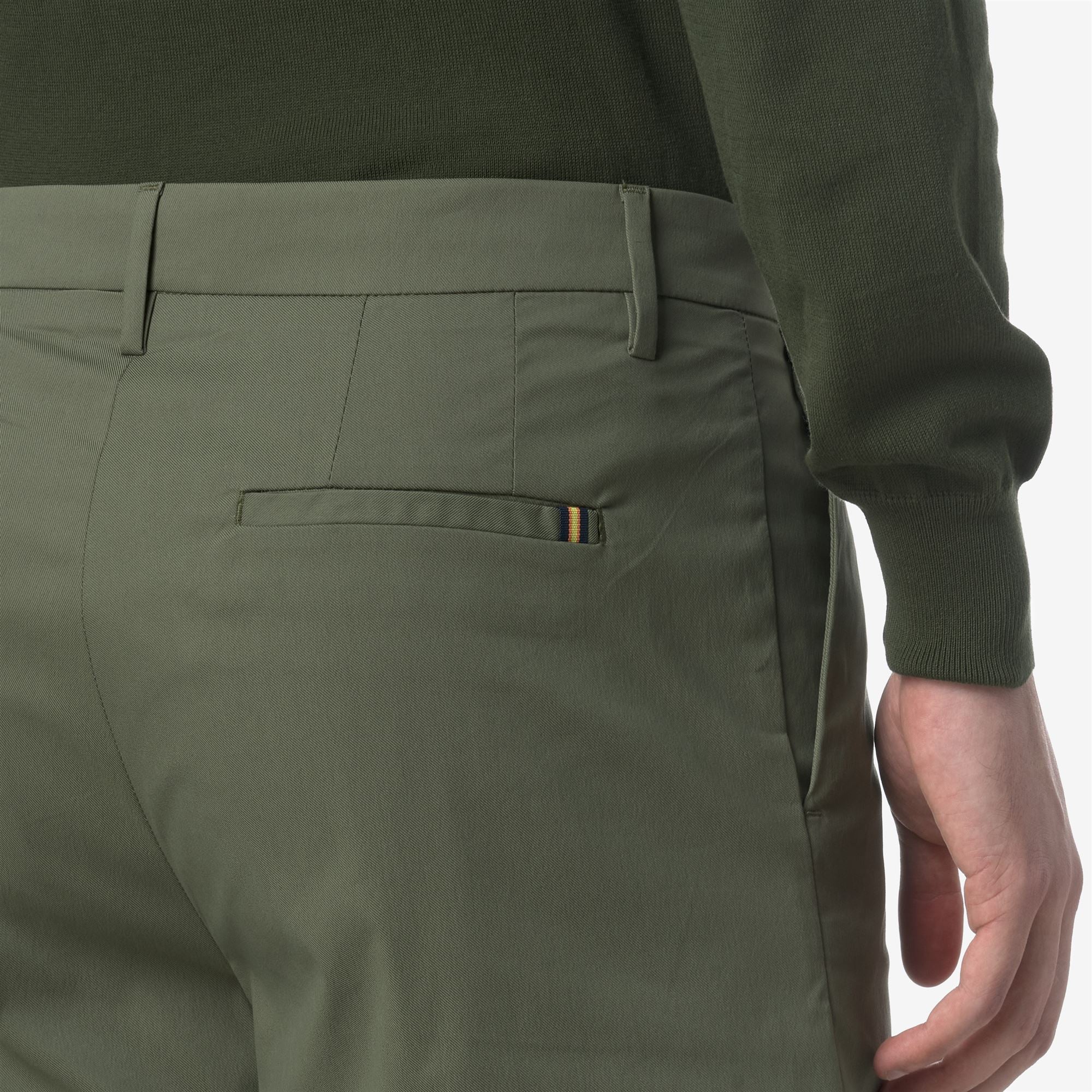 Shorts_MAN_SEVERE TWILL TECH_Chino_Green Lichen - Commercial 7