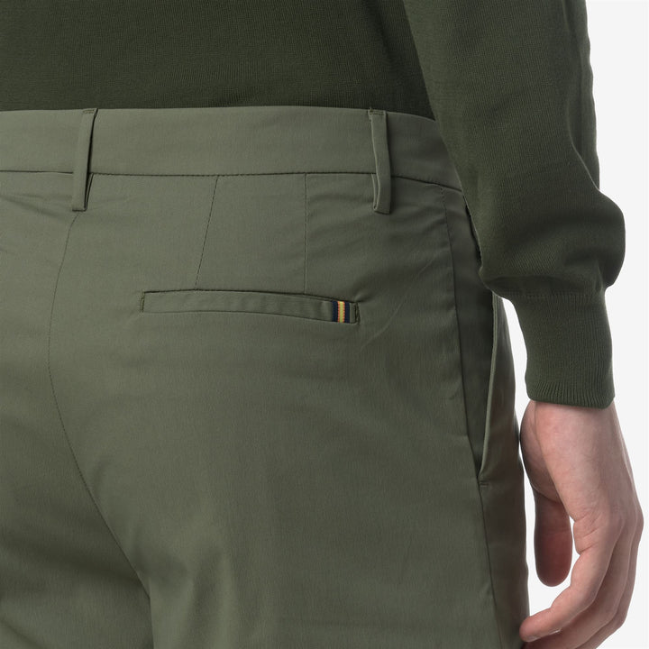 Pantaloni Bermuda Chino Uomo Verde Lichene per Uso Cittadino 4