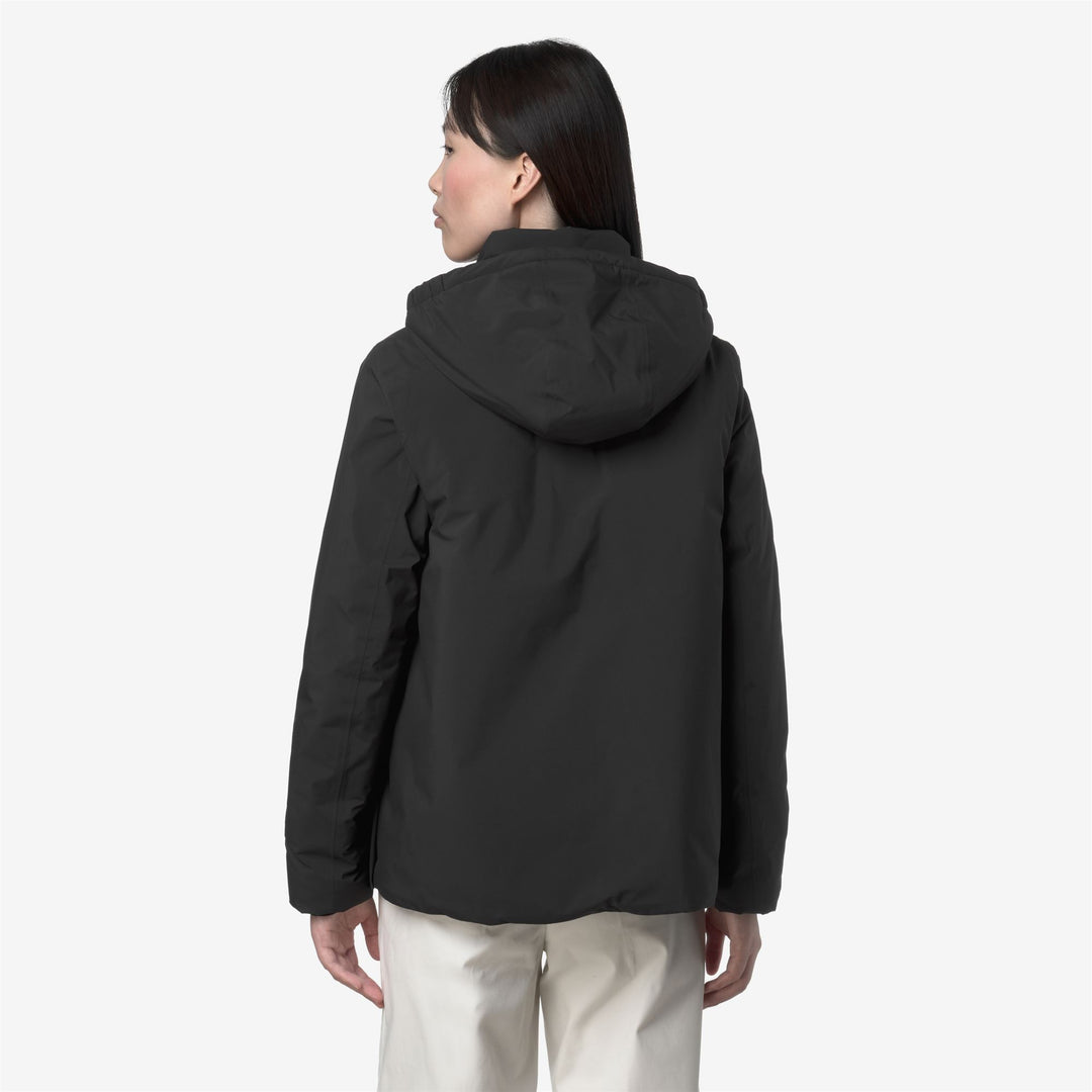 Chaqueta corta impermeable negra para mujer con acolchado PrimaLoft main