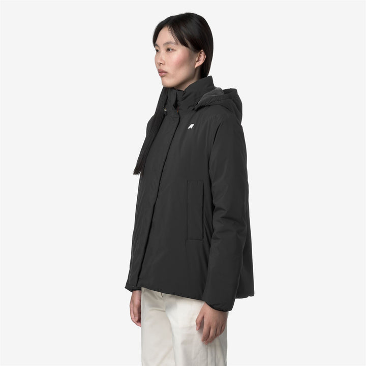 Chaqueta corta impermeable negra para mujer con acolchado PrimaLoft 5