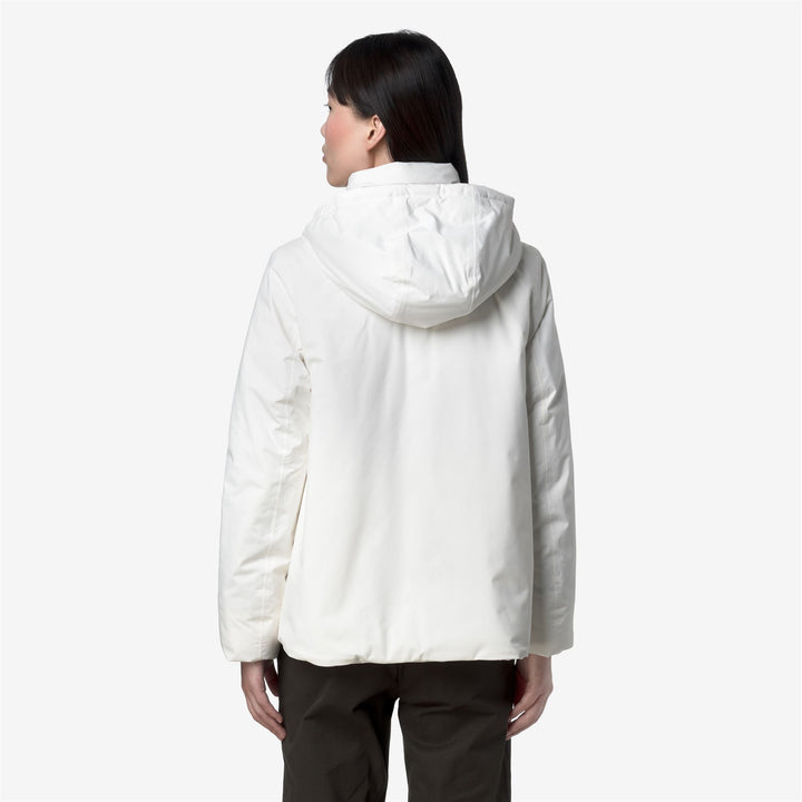 Chaqueta impermeable corta blanca para mujer con acolchado PrimaLoft 6