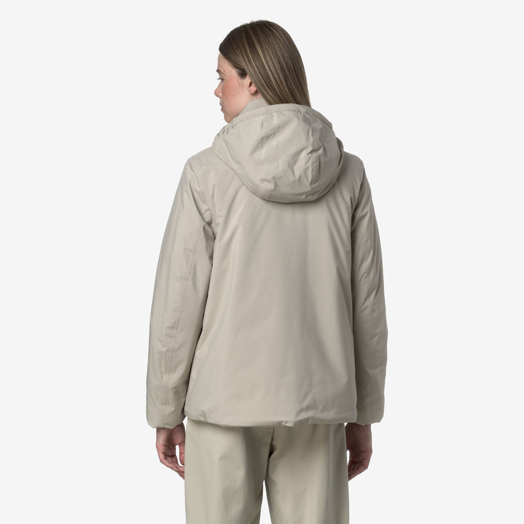 Chaqueta corta impermeable de mujer beige con forro de piel sintética main