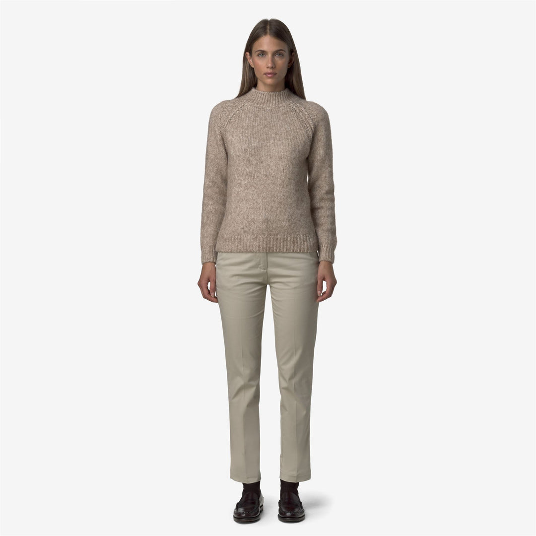 Pantalones chinos ajustados beige para mujer con tejido elástico main