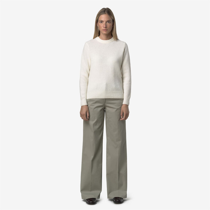 Pantalones chinos anchos de gabardina elástica para mujer, color verde 3