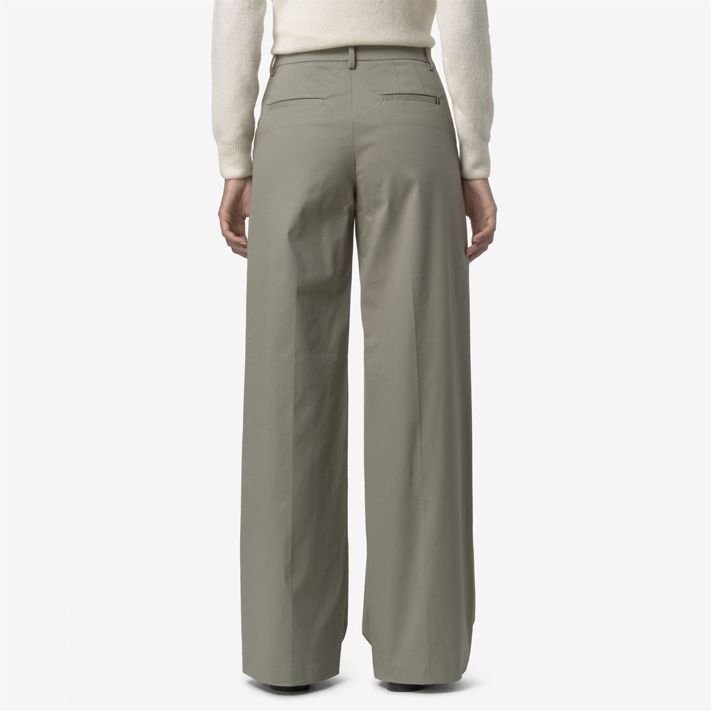 Pants_WOMAN_TYANNE TWILL TECH PEACH_Chino_Green Oak - Commercial 6