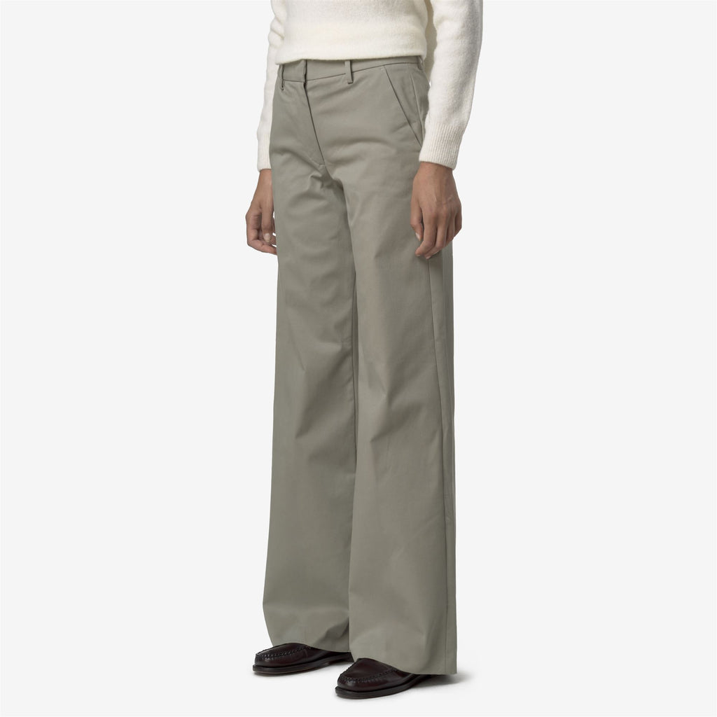 Pants_WOMAN_TYANNE TWILL TECH PEACH_Chino_Green Oak - Commercial 5