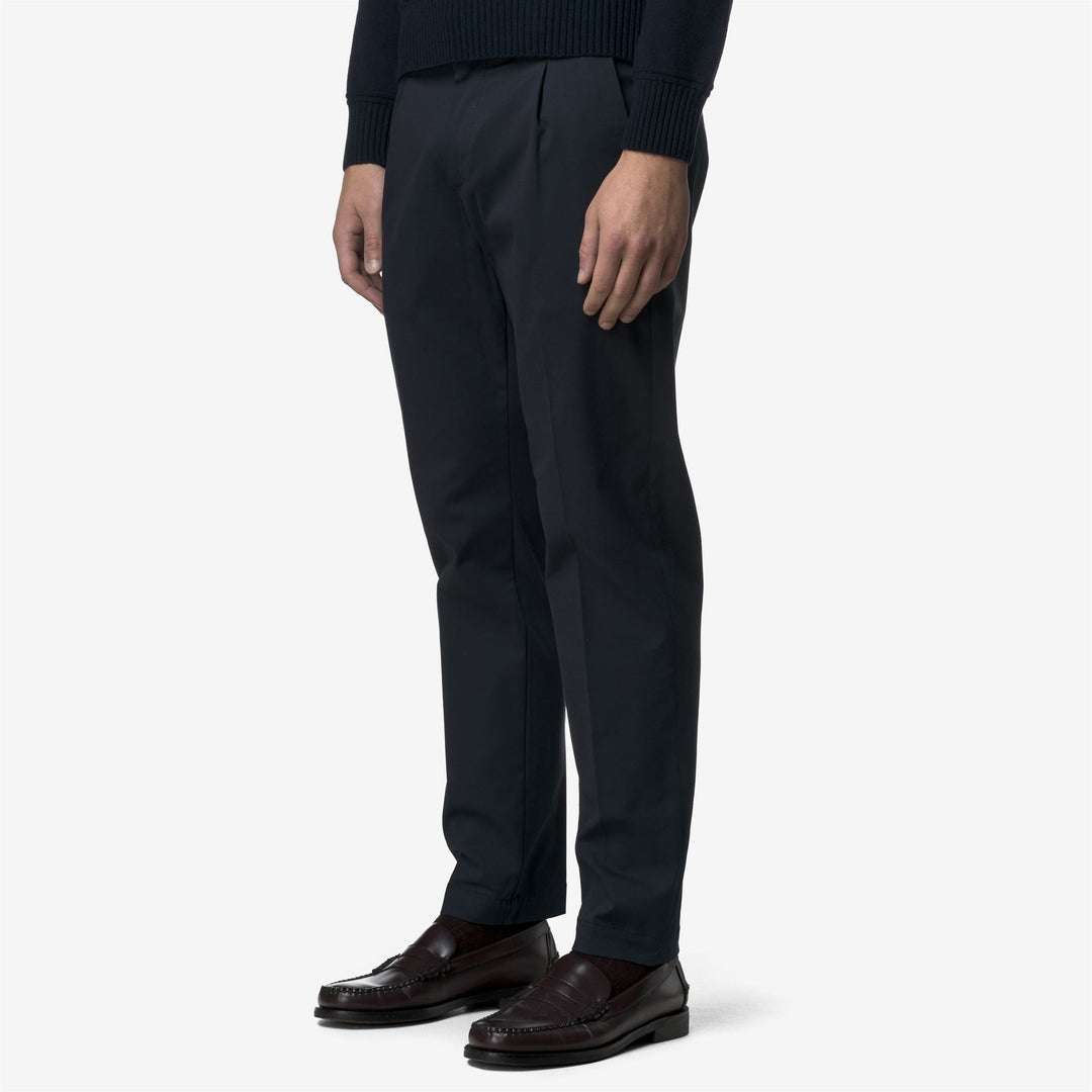 Pantaloni chino da uomo blu in tessuto gabardine elasticizzato main