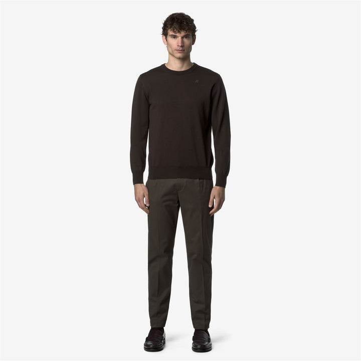 Pantaloni chino da uomo in oliva nero con finitura pesca elasticizzata 3