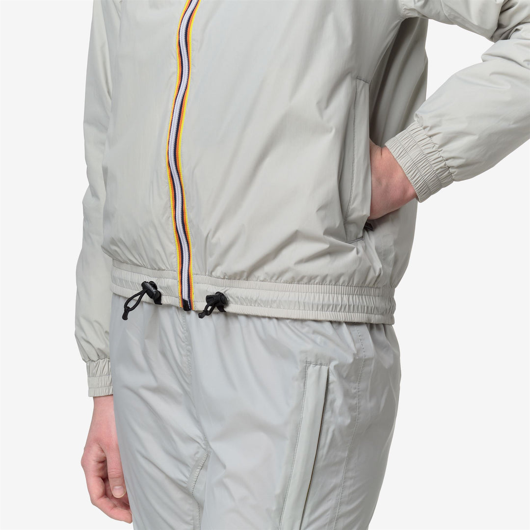 Chaqueta corta impermeable beige para mujer con aislamiento PrimaLoft main