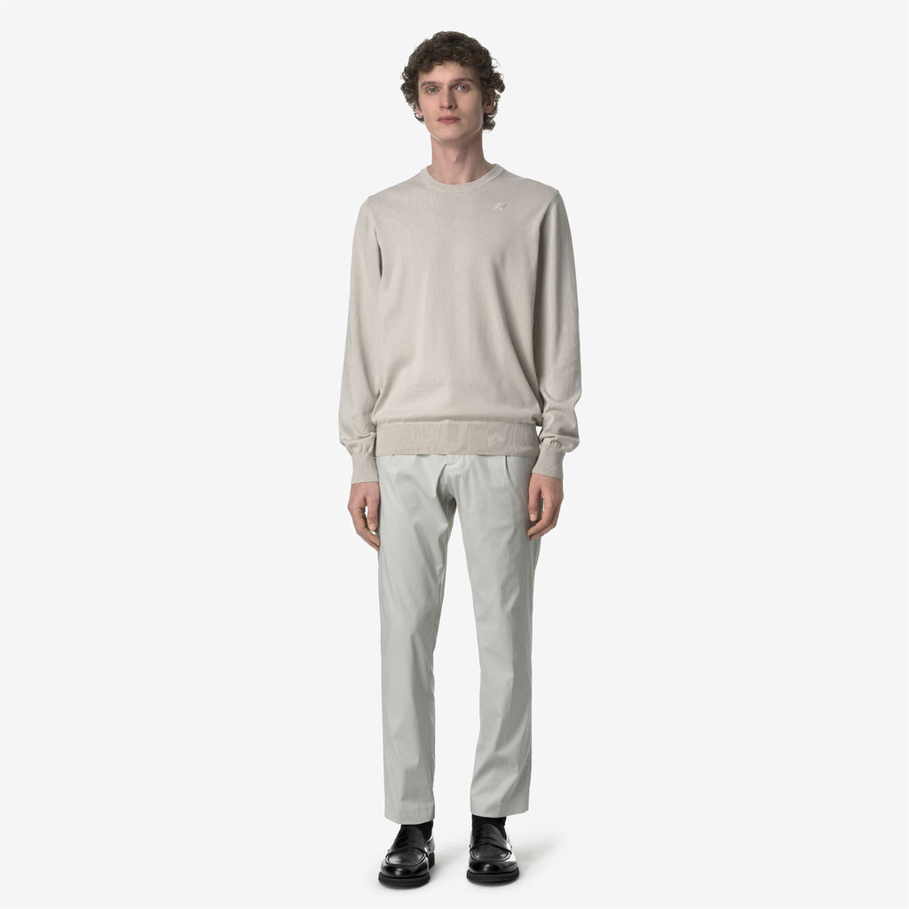 Pants_MAN_AILTON TWILL TECH_Chino_BEIGE LT - Commercial 4