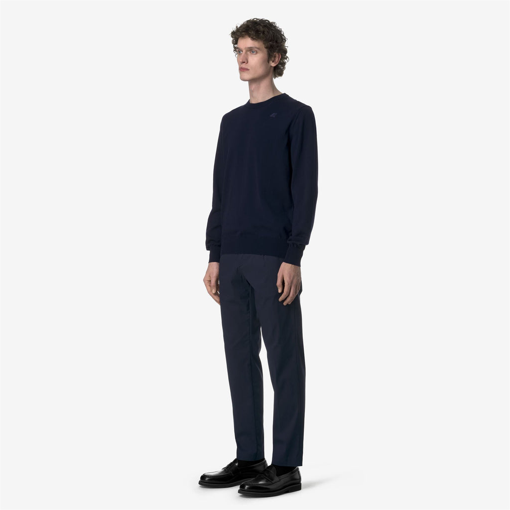 Pants_MAN_AILTON TWILL TECH_Chino_Blue Depth - Commercial 5