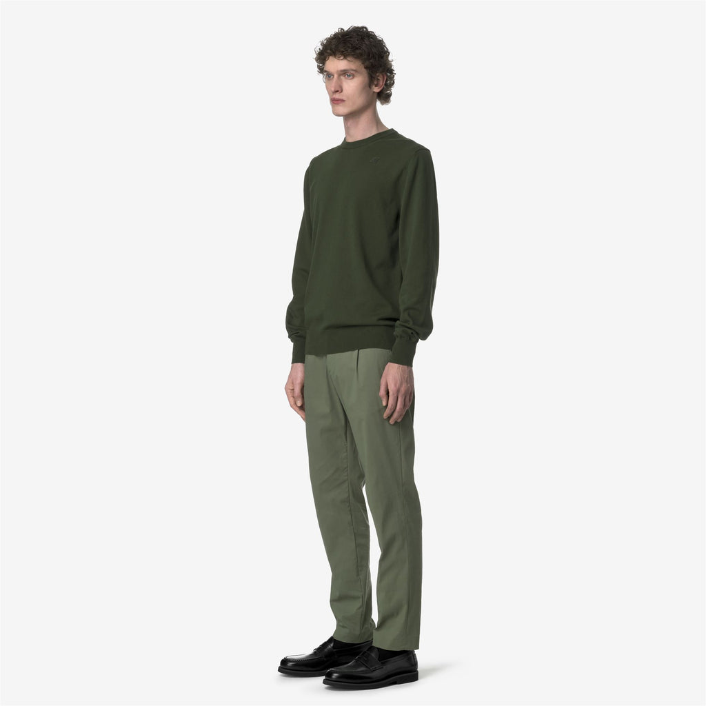 Pants_MAN_AILTON TWILL TECH_Chino_Green Lichen - Commercial 5