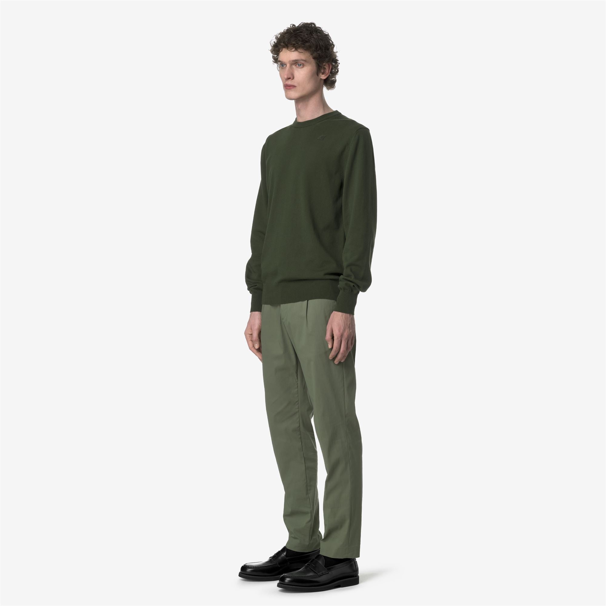 Pants_MAN_AILTON TWILL TECH_Chino_Green Lichen - Commercial 5