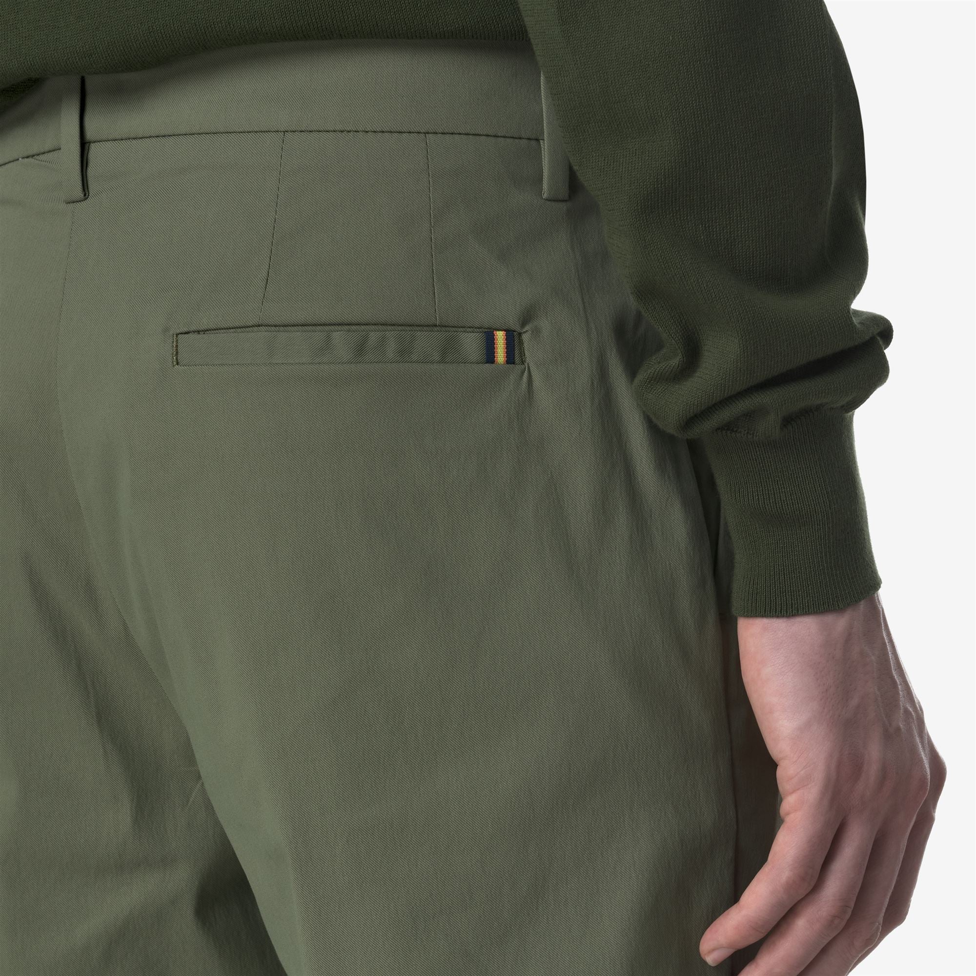 Pants_MAN_AILTON TWILL TECH_Chino_Green Lichen - Commercial 7