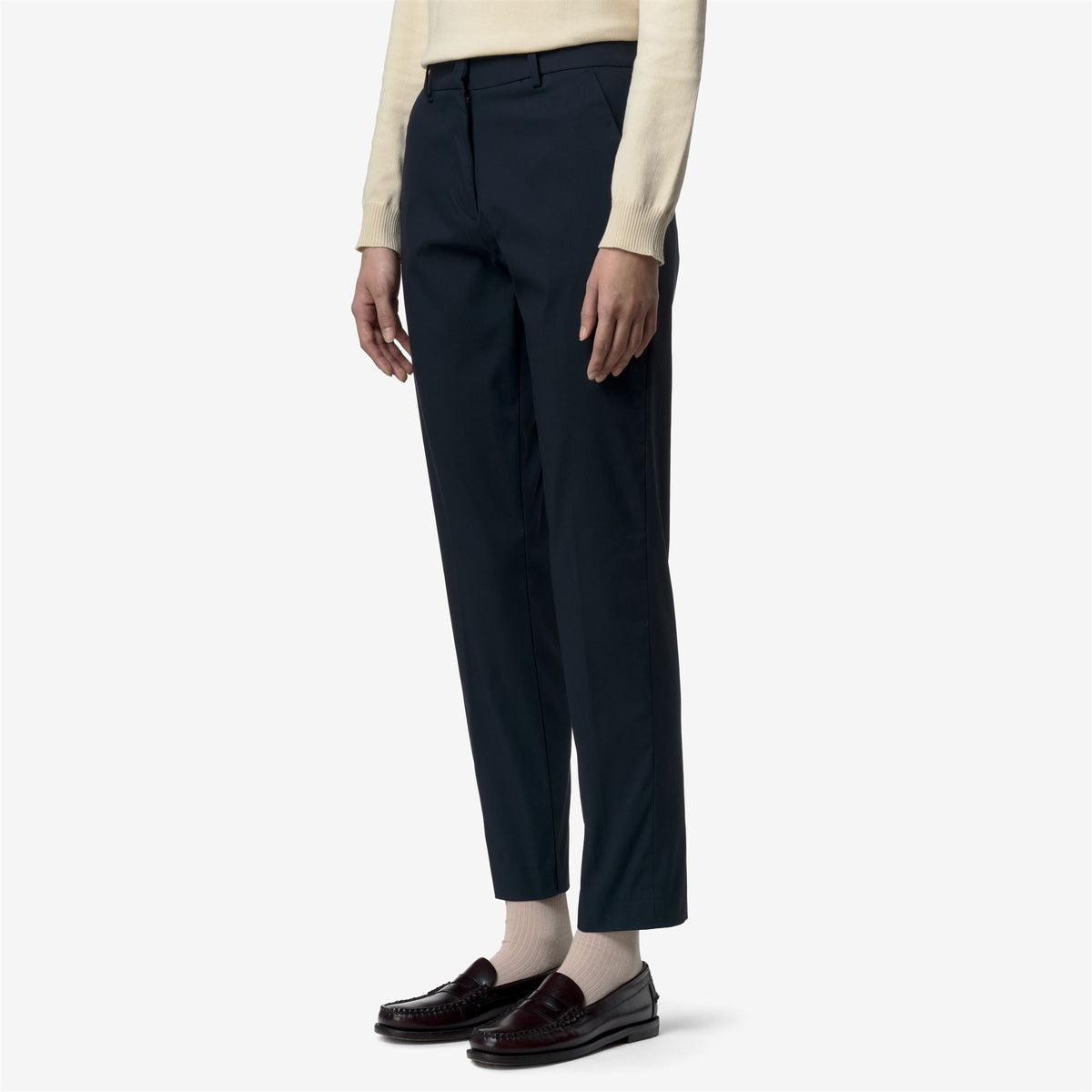 Pants_Woman_BELLE TWILL TECH_Chino_Blue Depth - Commercial 5