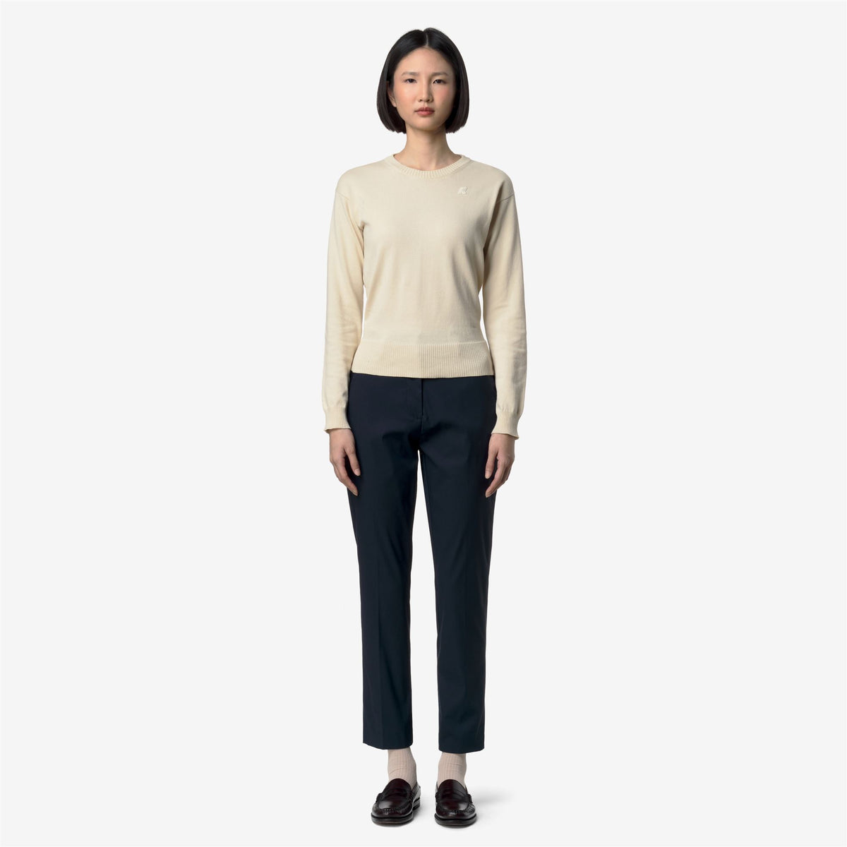 Pants_Woman_BELLE TWILL TECH_Chino_Blue Depth - Commercial 4