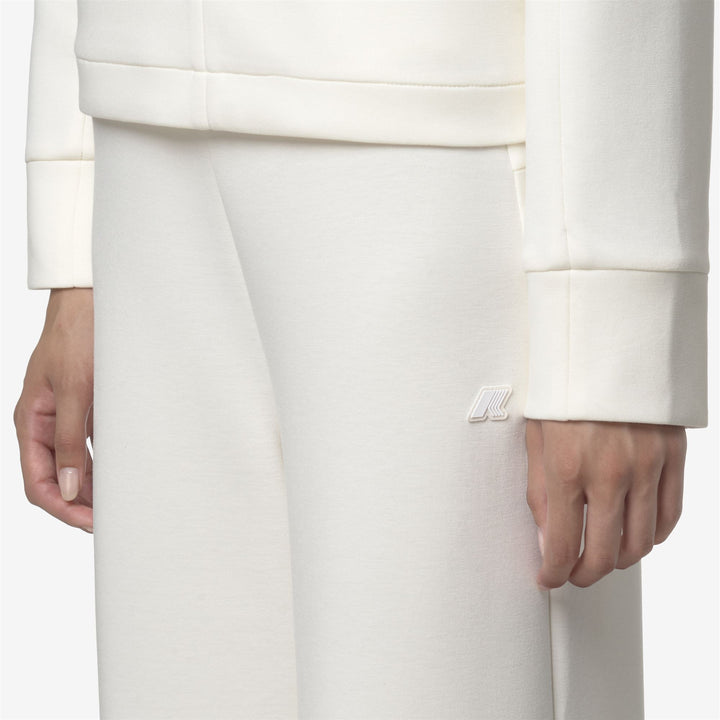 Pantalones deportivos blancos de pierna ancha para mujer 4