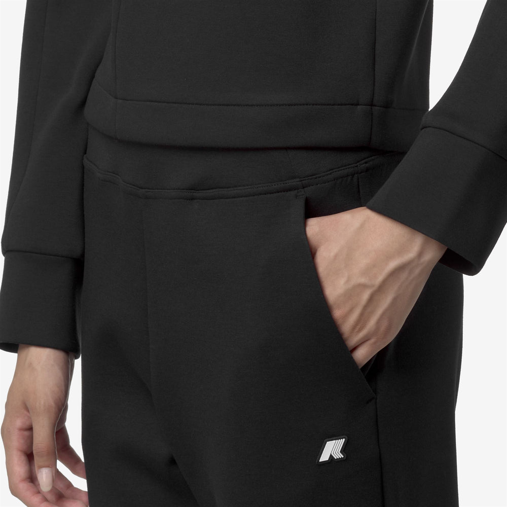 Pantalones deportivos negros de mujer para todas las estaciones 02