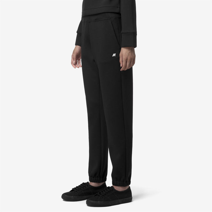 Pantalones deportivos negros de mujer para todas las estaciones 4