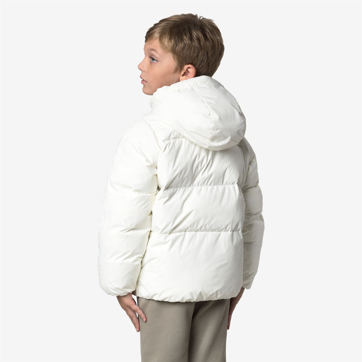 Chaqueta de invierno impermeable unisex blanca para niños con capucha y bolsillos 5